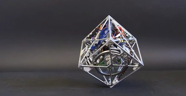 cube robot