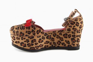 Hello Kitty shoe