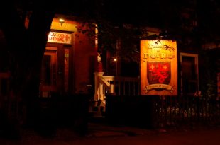 Auberge du Dragon Rouge - facade