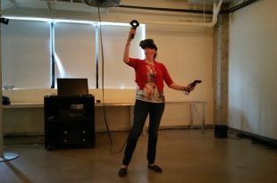 Sandy de Montigny testant le Tilt Brush de Google