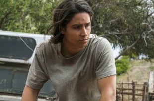 Lorenzo James Henrie as Chris Manawa - Fear the Walking Dead Saison 2 Épisode 13 - Photo Credit: Richard Foreman Jr/AMC