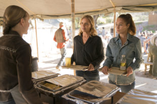 Kim Dickens: Madison Clark, Alycia Debnam-Carey: Alicia Clark - Fear the Walking Dead _ Saison 3, Épisode 3 - Photo Credit: Michael Desmond/AMC