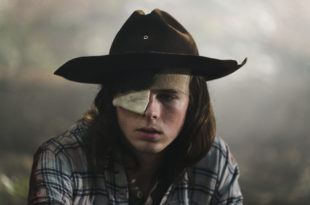 Carl Grimes (Chandler Riggs) sera au centre de l'intrigue de la reprise de la saison 8 malgré des circonstances tragiques - Crédit photo: Gene Page/AMC