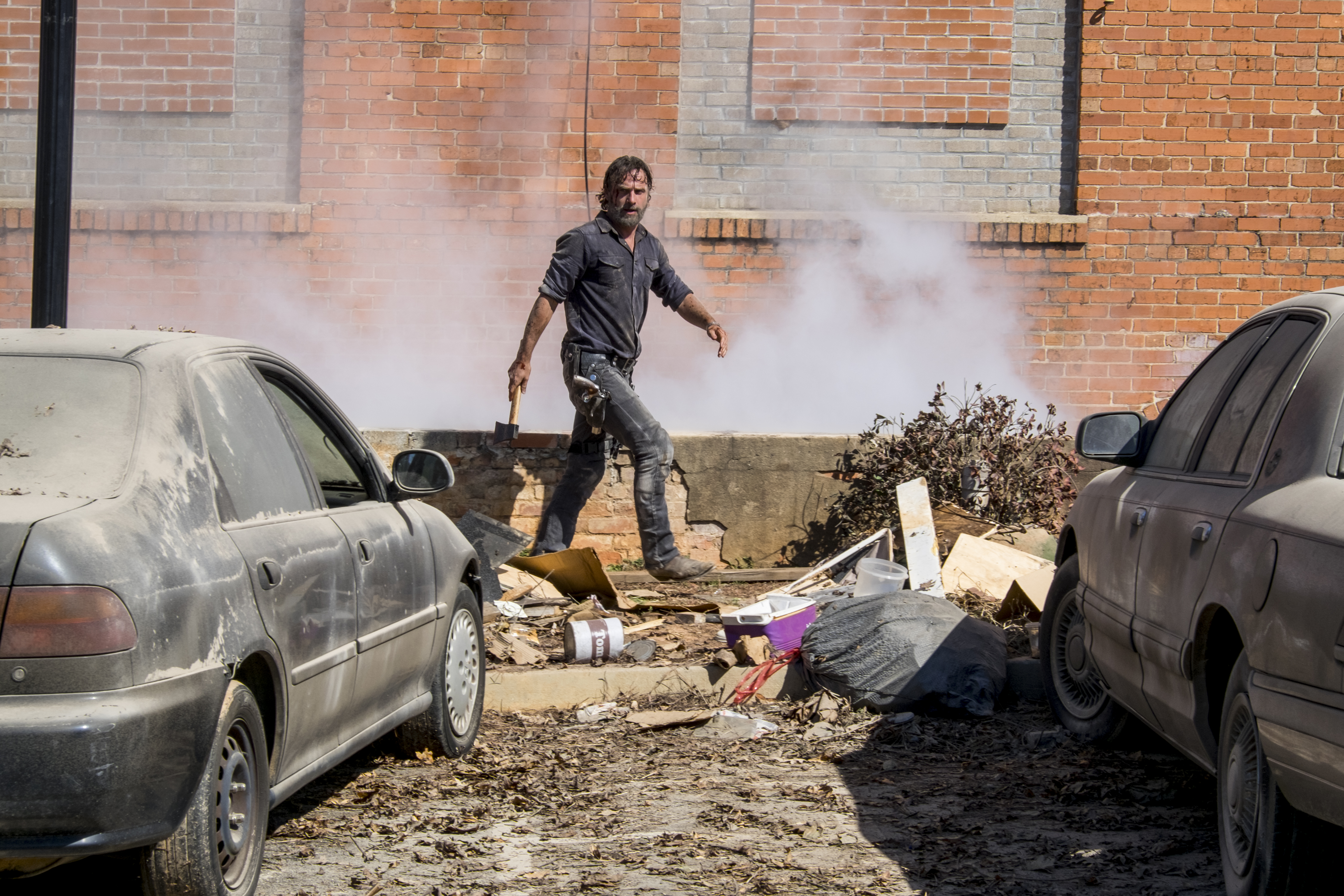 Rick Grimes (Andrew Lincoln) passe à l'attaque contre Negan - The Walking Dead - Saison 8 Épisode 12 - Crédit photo: Gene Page/AMC