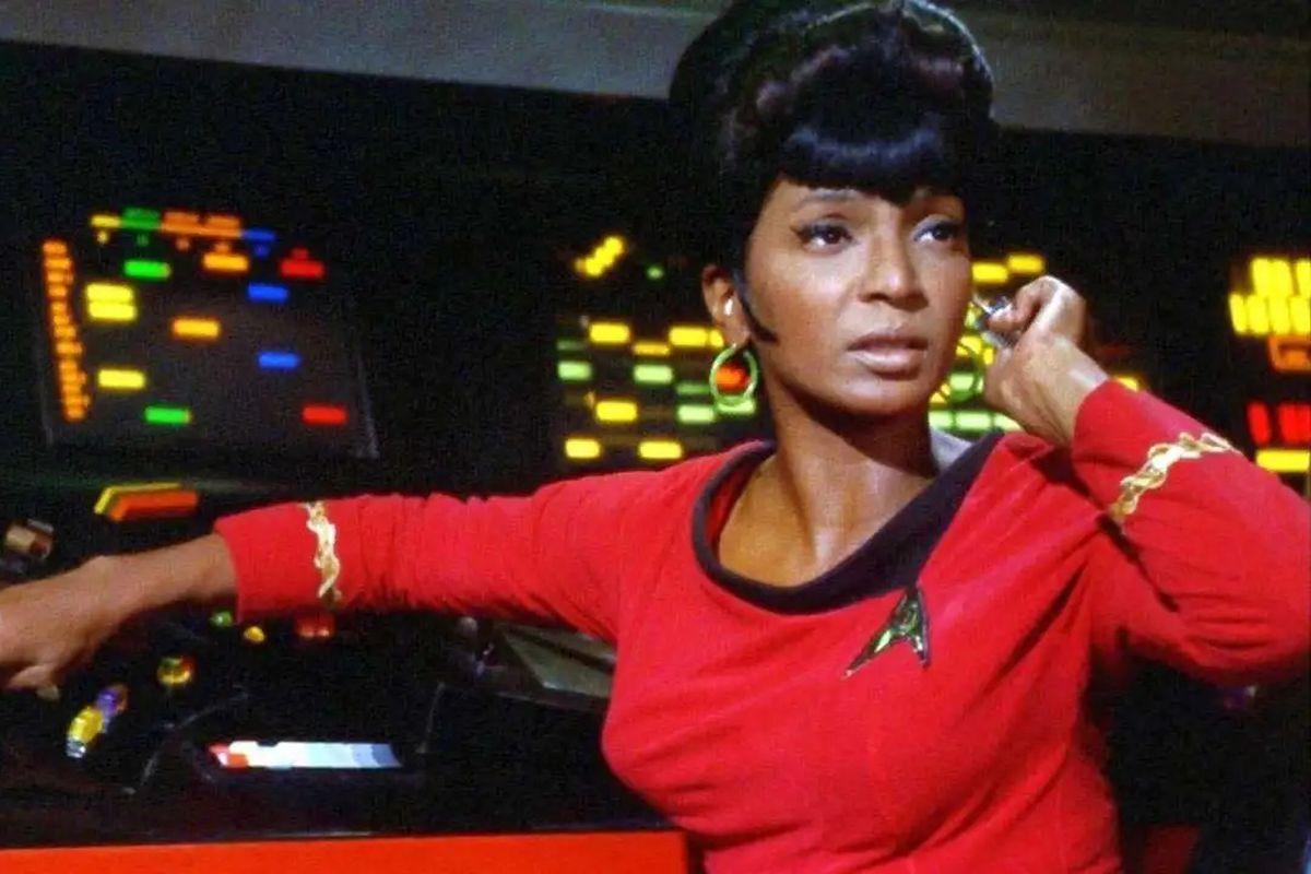 Son rôle d'Uhura dans la série Star Trek aura su faire tomber plusieurs obstacles pour les actrices et les membres de minorités visibles