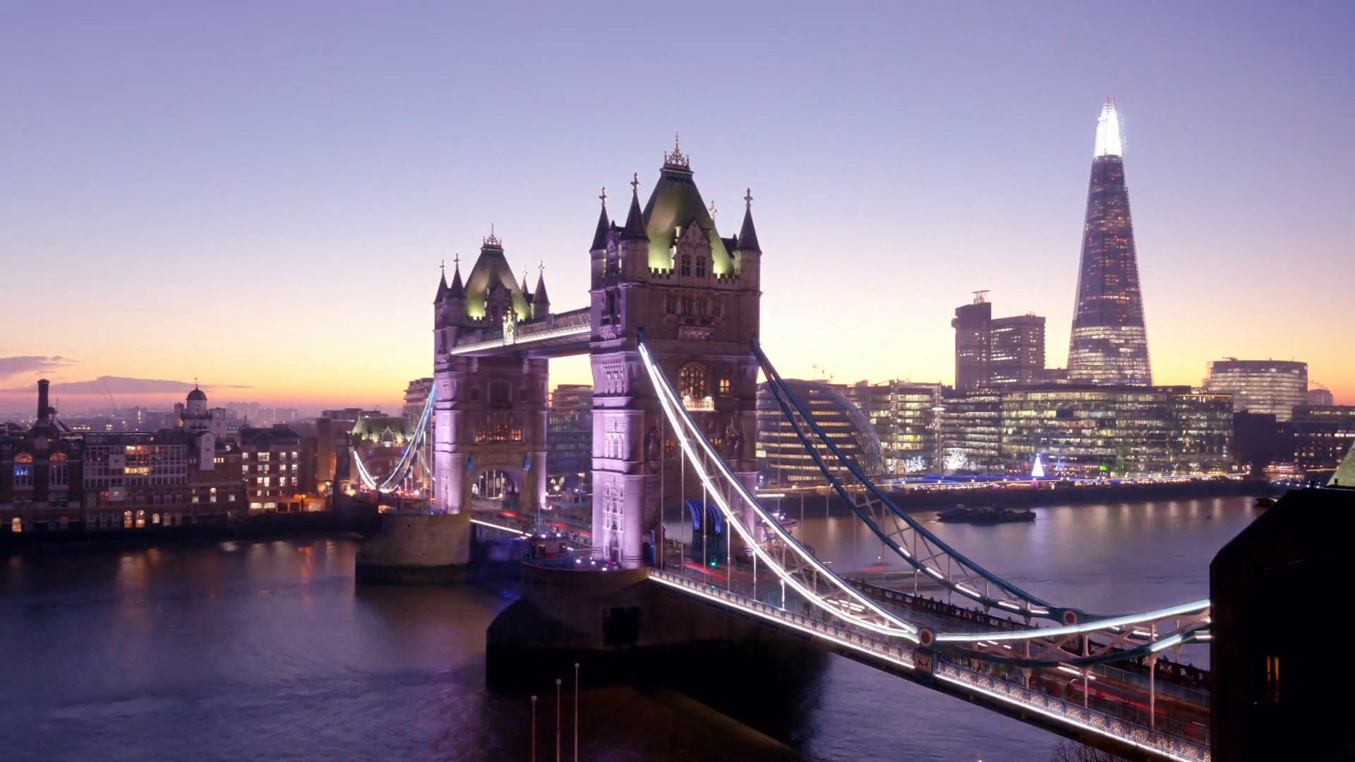 La ville de Londres est présentée dans toute sa splendeur dans les séquences d'interlude du jeu