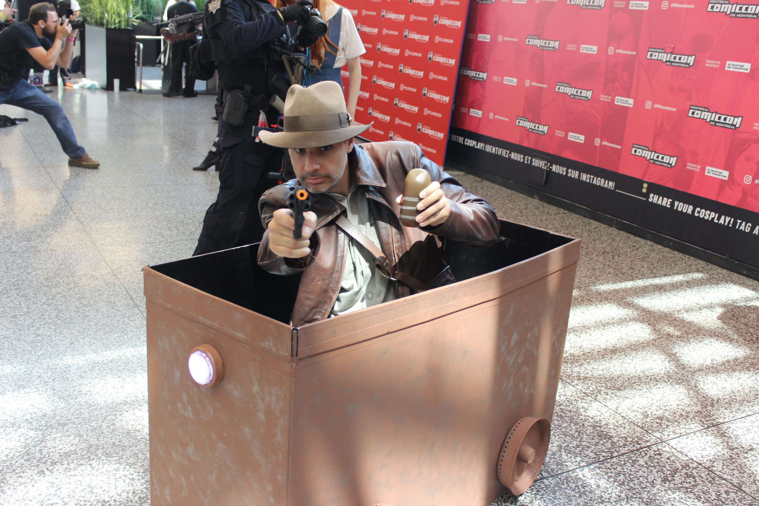Indiana Jones, à l'époque du Temple Maudit, s'est déplacé en chariot de mine pour se rendre au Comiccon