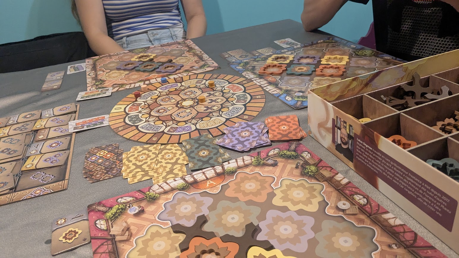 Une partie à trois joueurs